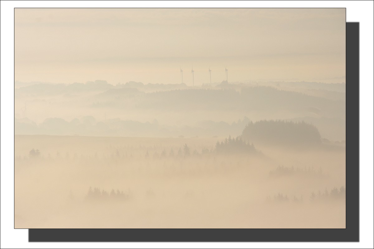 Terres de Brumes et de Bruyères - Lever du Soleil - Monts d'Arrée - Finistère -  25 Septembre 2009