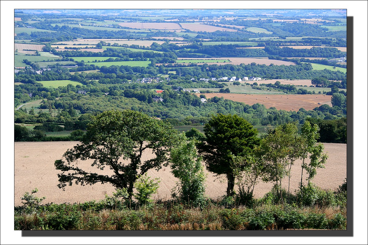 Lopérec, vue nord, vers Kergoater