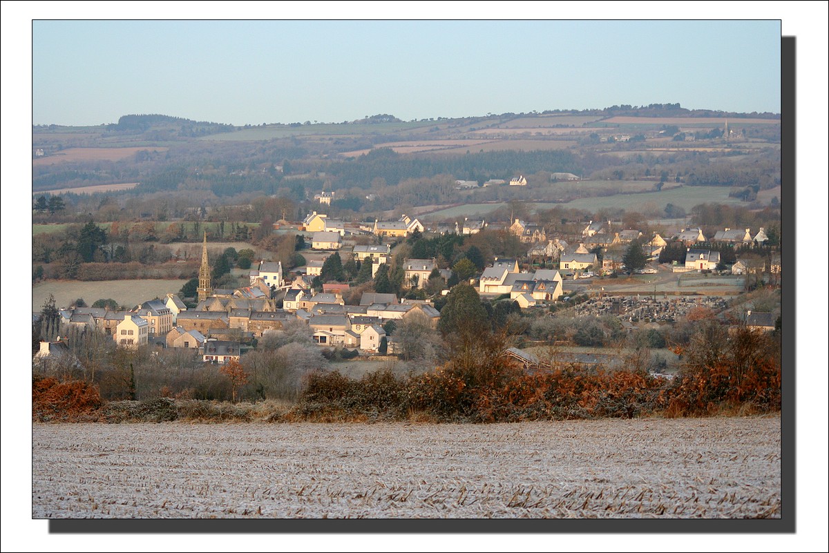 Lopérec au soleil levant