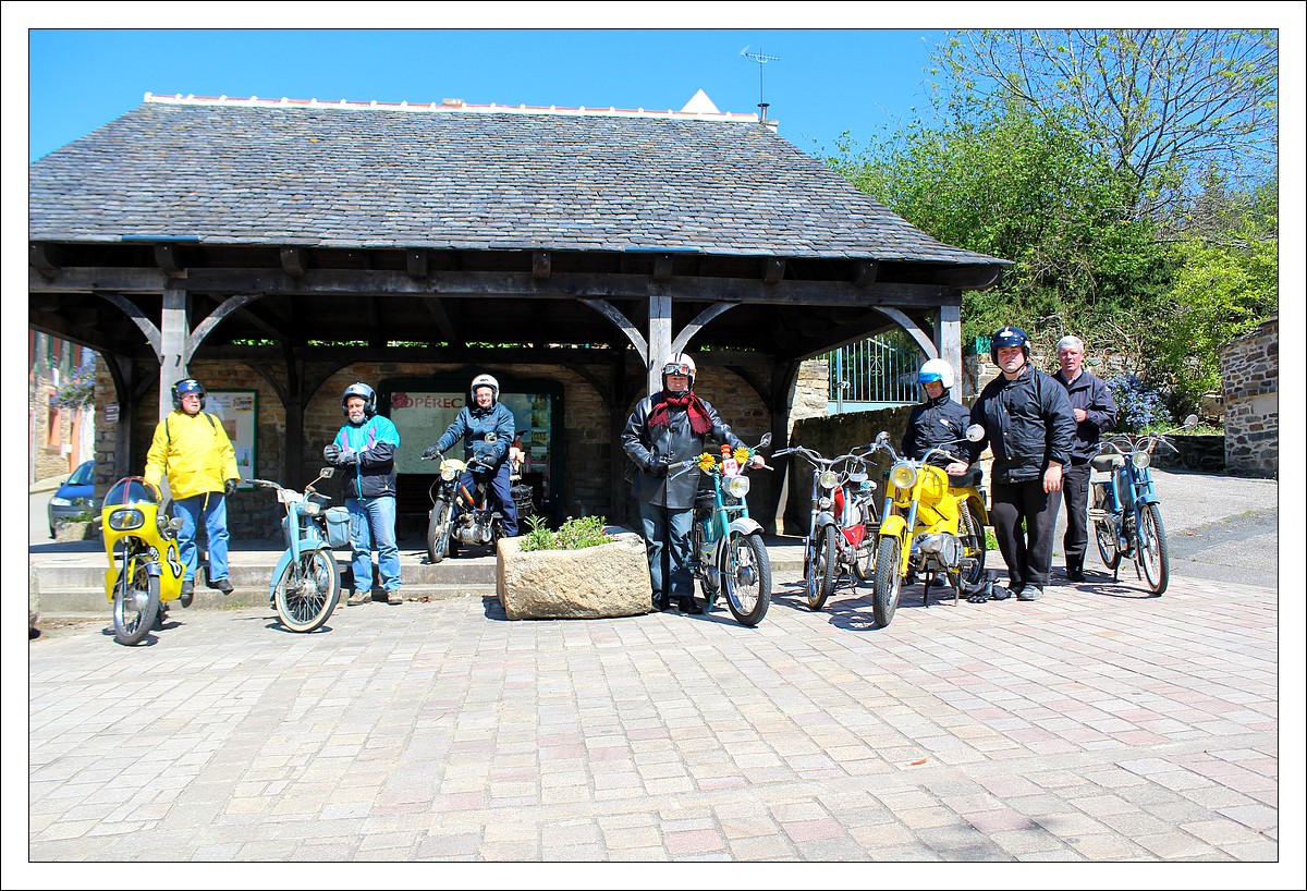Balade en Mobylette à Lopérec