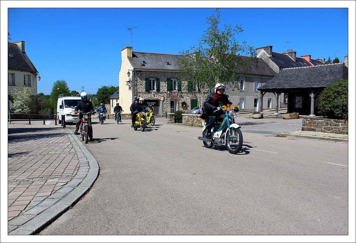 Balade en Mobylette à Lopérec