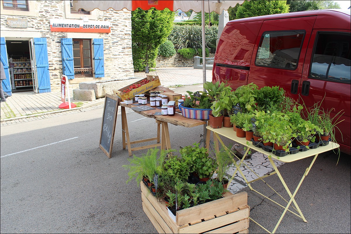 20 Mai 2012 - Lopérec -Marché de Pays et Vide-Greniers 2012
