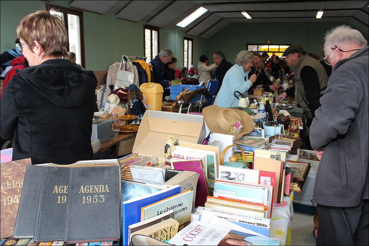 20 Mai 2012 - Lopérec -Marché de Pays et Vide-Greniers 2012