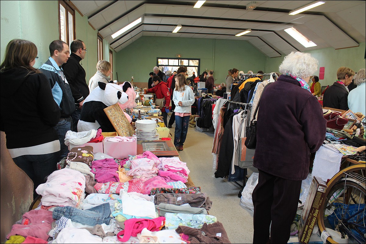 20 Mai 2012 - Lopérec -Marché de Pays et Vide-Greniers 2012