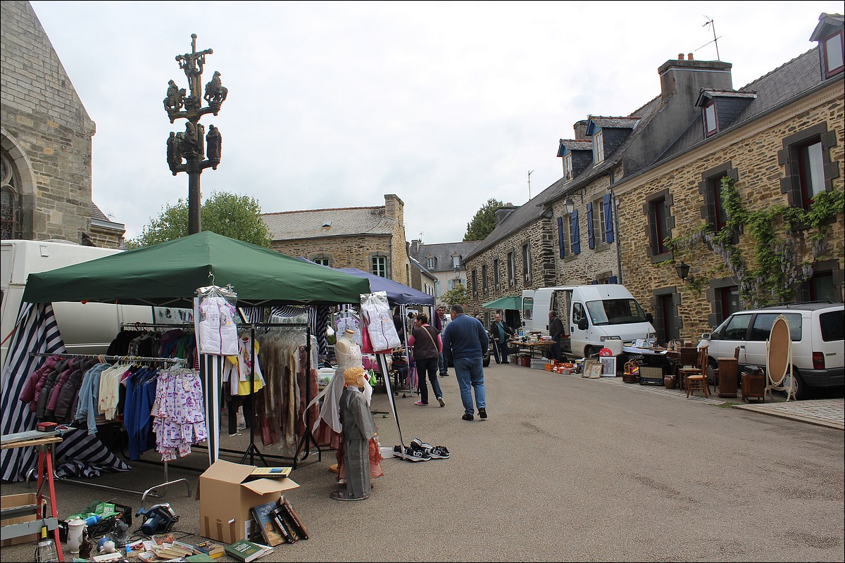 20 Mai 2012 - Lopérec -Marché de Pays et Vide-Greniers 2012
