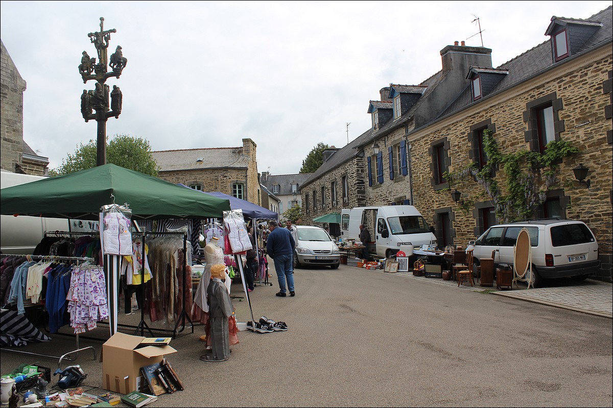 20 Mai 2012 - Lopérec -Marché de Pays et Vide-Greniers 2012