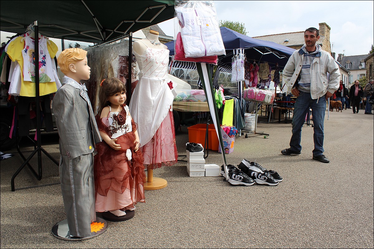 20 Mai 2012 - Lopérec -Marché de Pays et Vide-Greniers 2012
