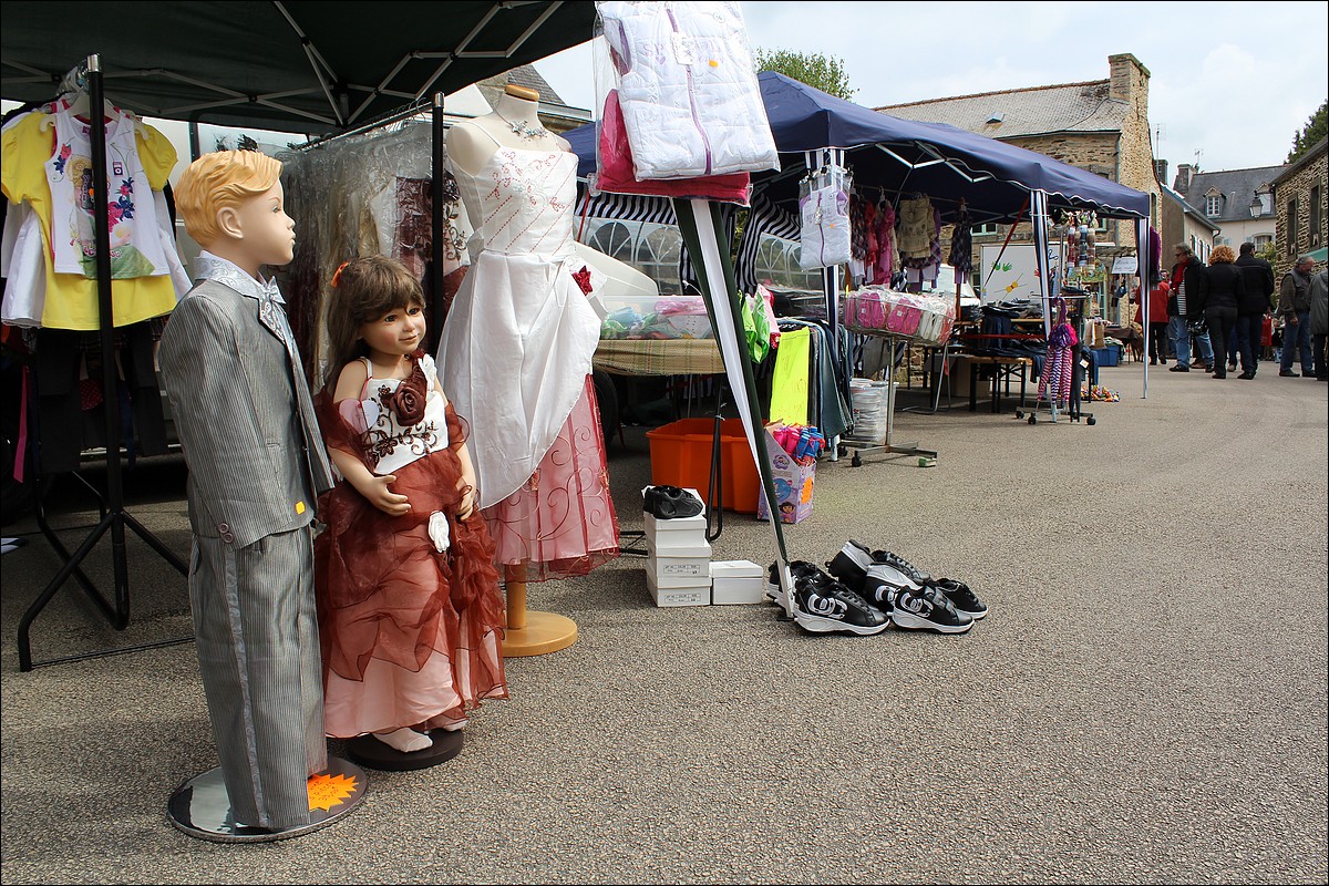 20 Mai 2012 - Lopérec -Marché de Pays et Vide-Greniers 2012