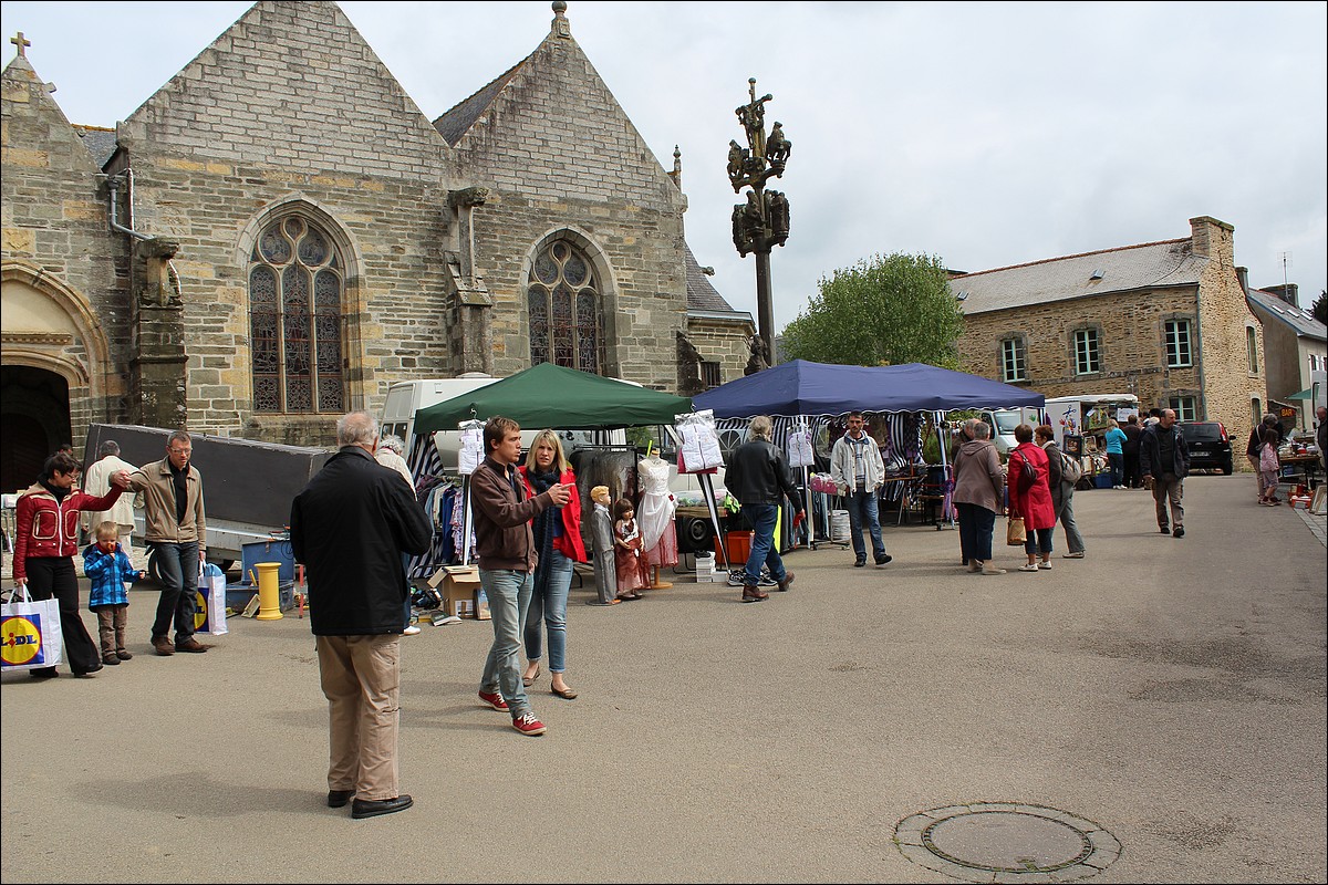 20 Mai 2012 - Lopérec -Marché de Pays et Vide-Greniers 2012