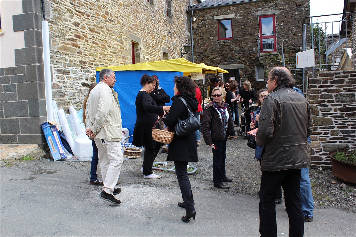 20 Mai 2012 - Lopérec -Marché de Pays et Vide-Greniers 2012