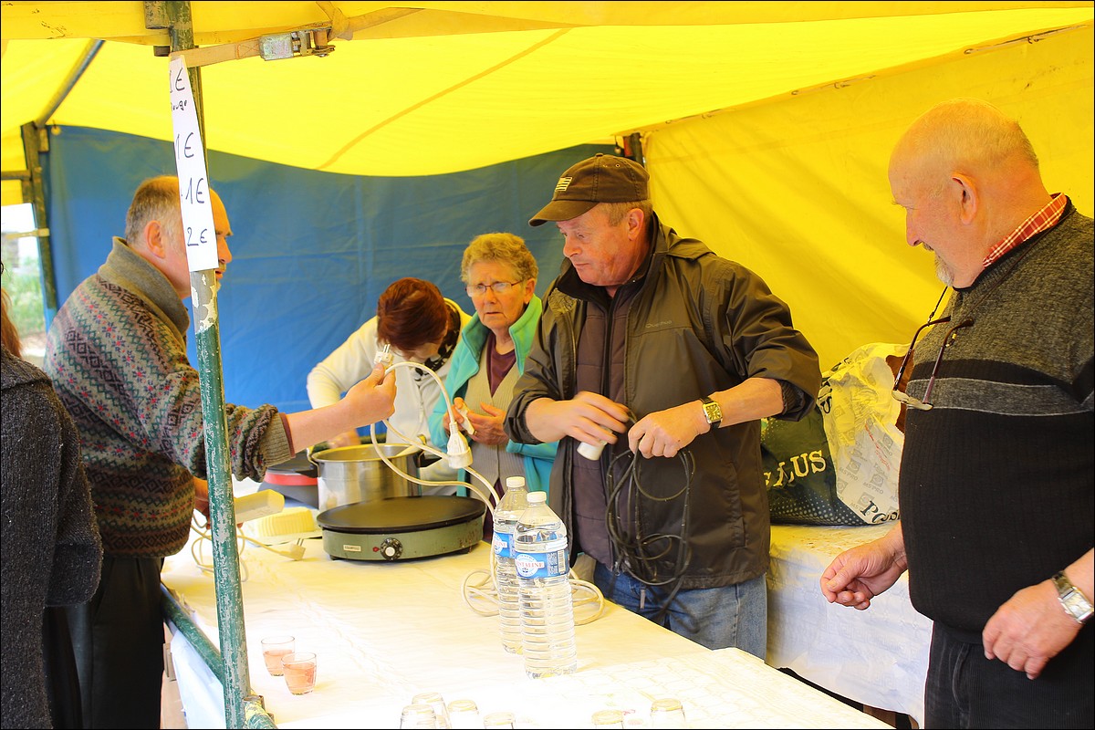 20 Mai 2012 - Lopérec -Marché de Pays et Vide-Greniers 2012
