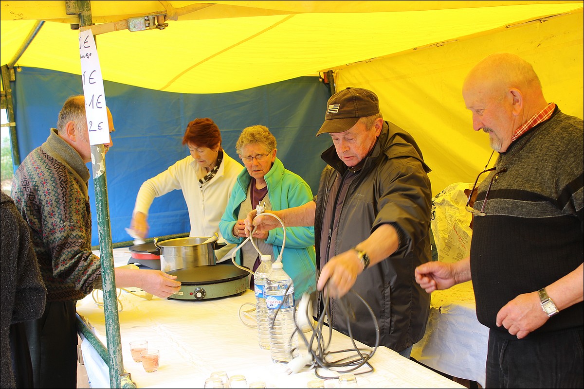 20 Mai 2012 - Lopérec -Marché de Pays et Vide-Greniers 2012