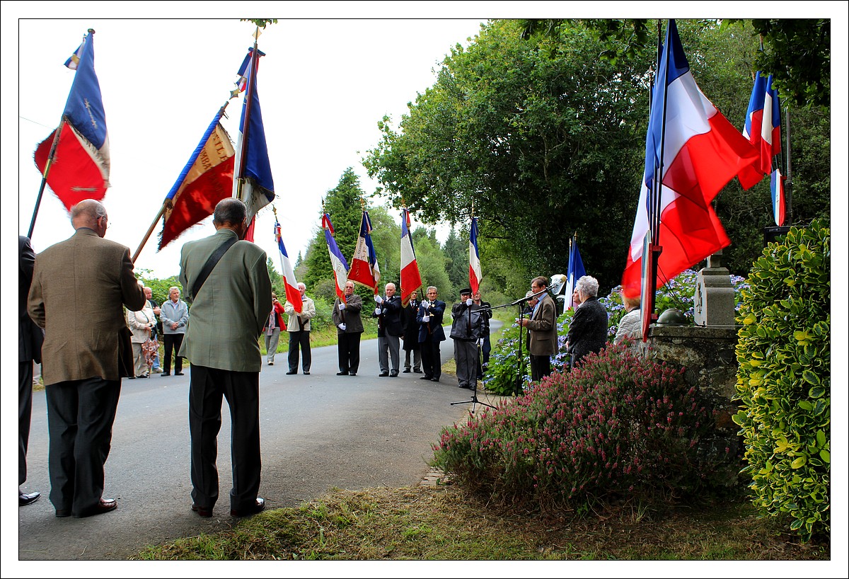 Lopérec - Cérémonie au Monument de la Résistance