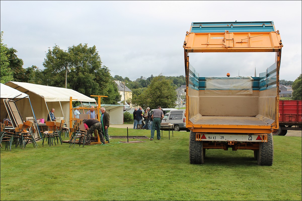 Samedi 1er Septembre 2012 - Lopérec - Préparation de la Fête du Village