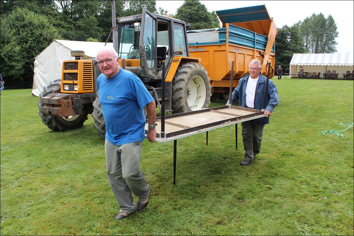 Samedi 1er Septembre 2012 - Lopérec - Préparation de la Fête du Village