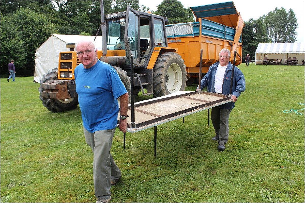 Samedi 1er Septembre 2012 - Lopérec - Préparation de la Fête du Village