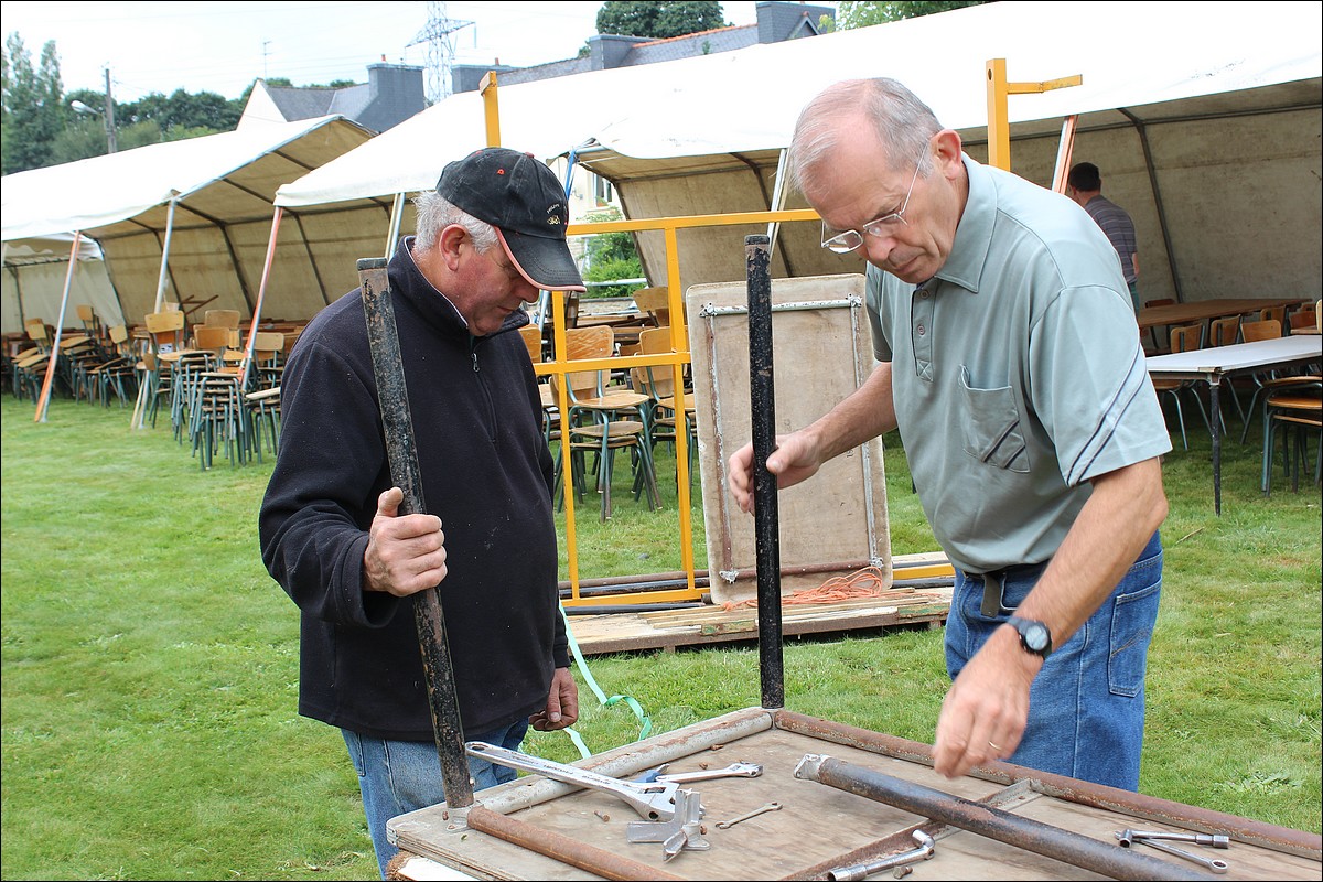Samedi 1er Septembre 2012 - Lopérec - Préparation de la Fête du Village