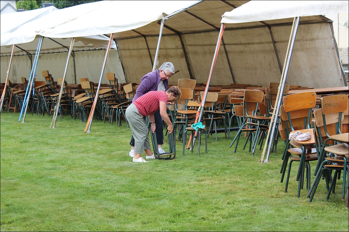 Samedi 1er Septembre 2012 - Lopérec - Préparation de la Fête du Village