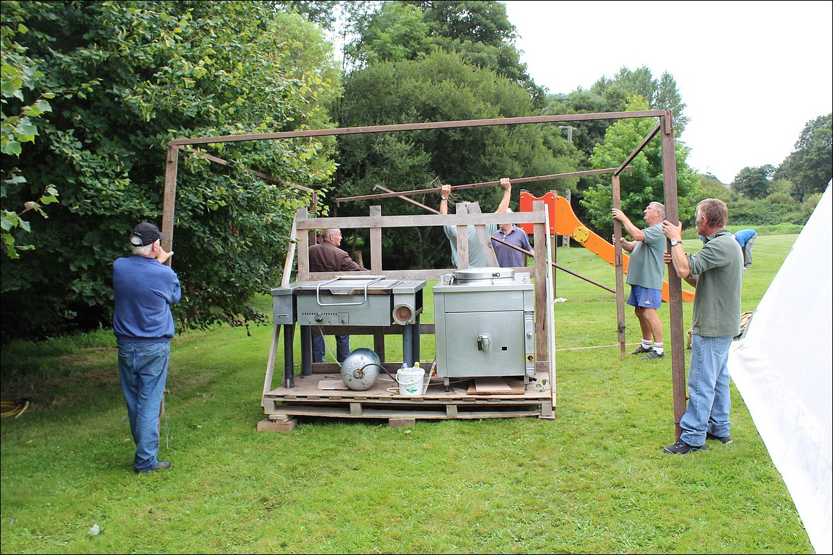 Samedi 1er Septembre 2012 - Lopérec - Préparation de la Fête du Village