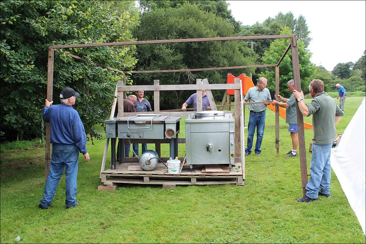 Samedi 1er Septembre 2012 - Lopérec - Préparation de la Fête du Village