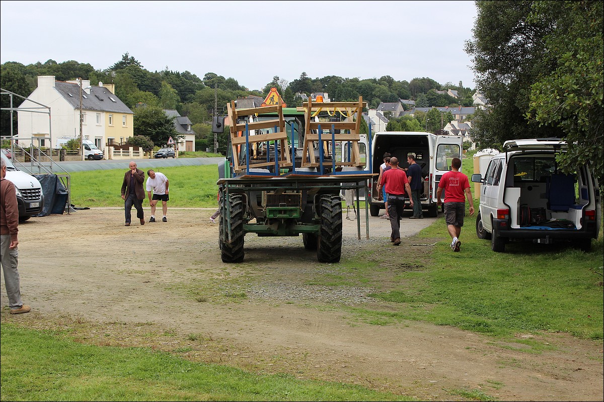Samedi 1er Septembre 2012 - Lopérec - Préparation de la Fête du Village