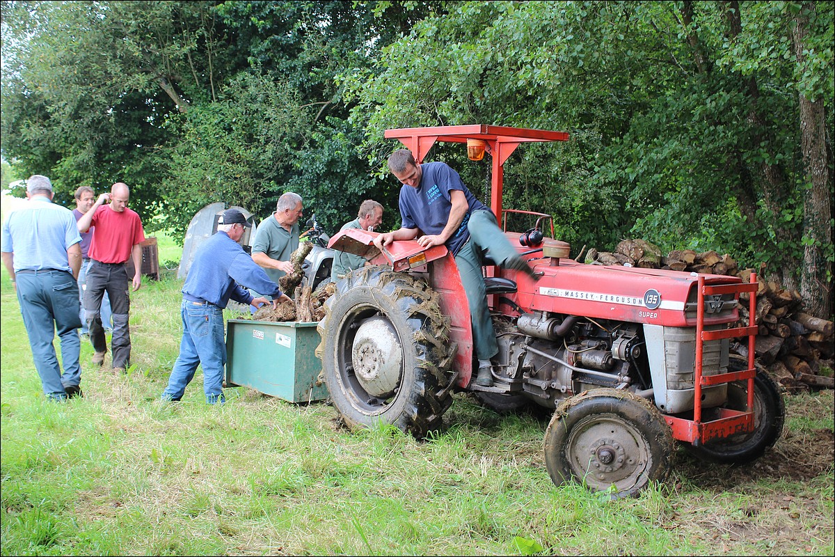 Samedi 1er Septembre 2012 - Lopérec - Préparation de la Fête du Village