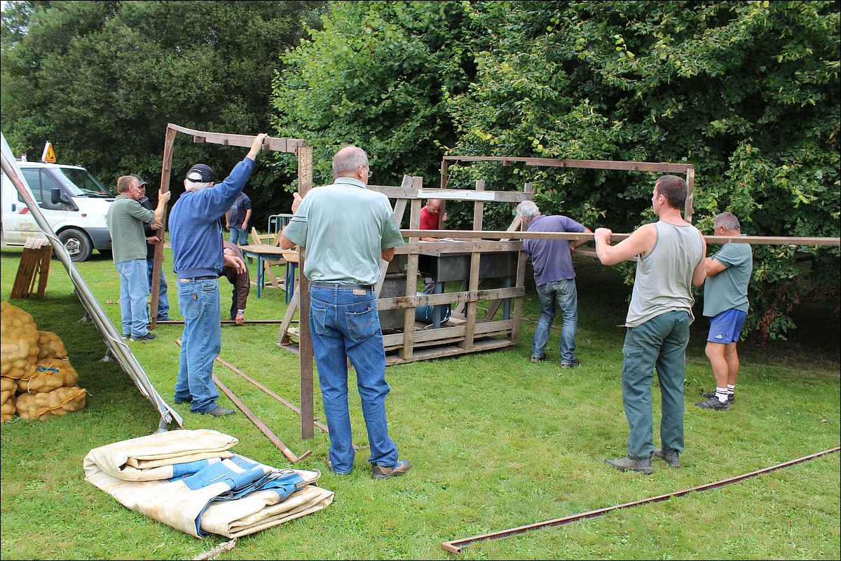 Samedi 1er Septembre 2012 - Lopérec - Préparation de la Fête du Village