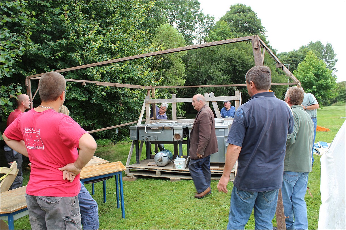 Samedi 1er Septembre 2012 - Lopérec - Préparation de la Fête du Village