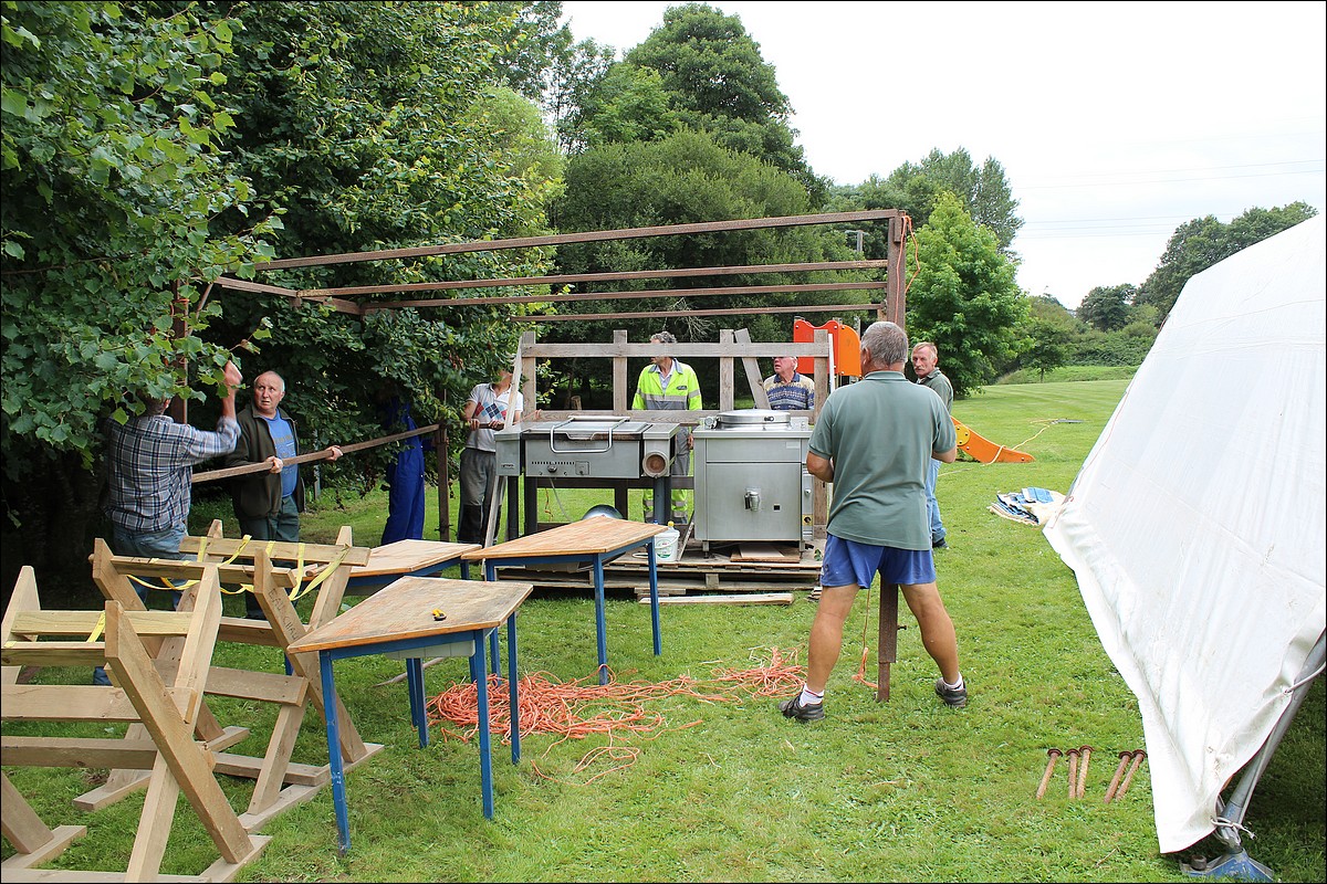 Samedi 1er Septembre 2012 - Lopérec - Préparation de la Fête du Village