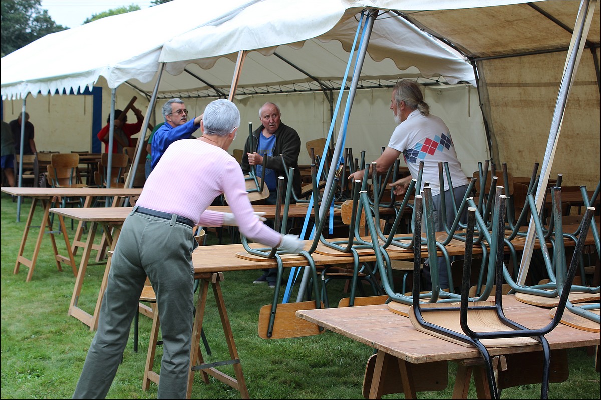 Samedi 1er Septembre 2012 - Lopérec - Préparation de la Fête du Village