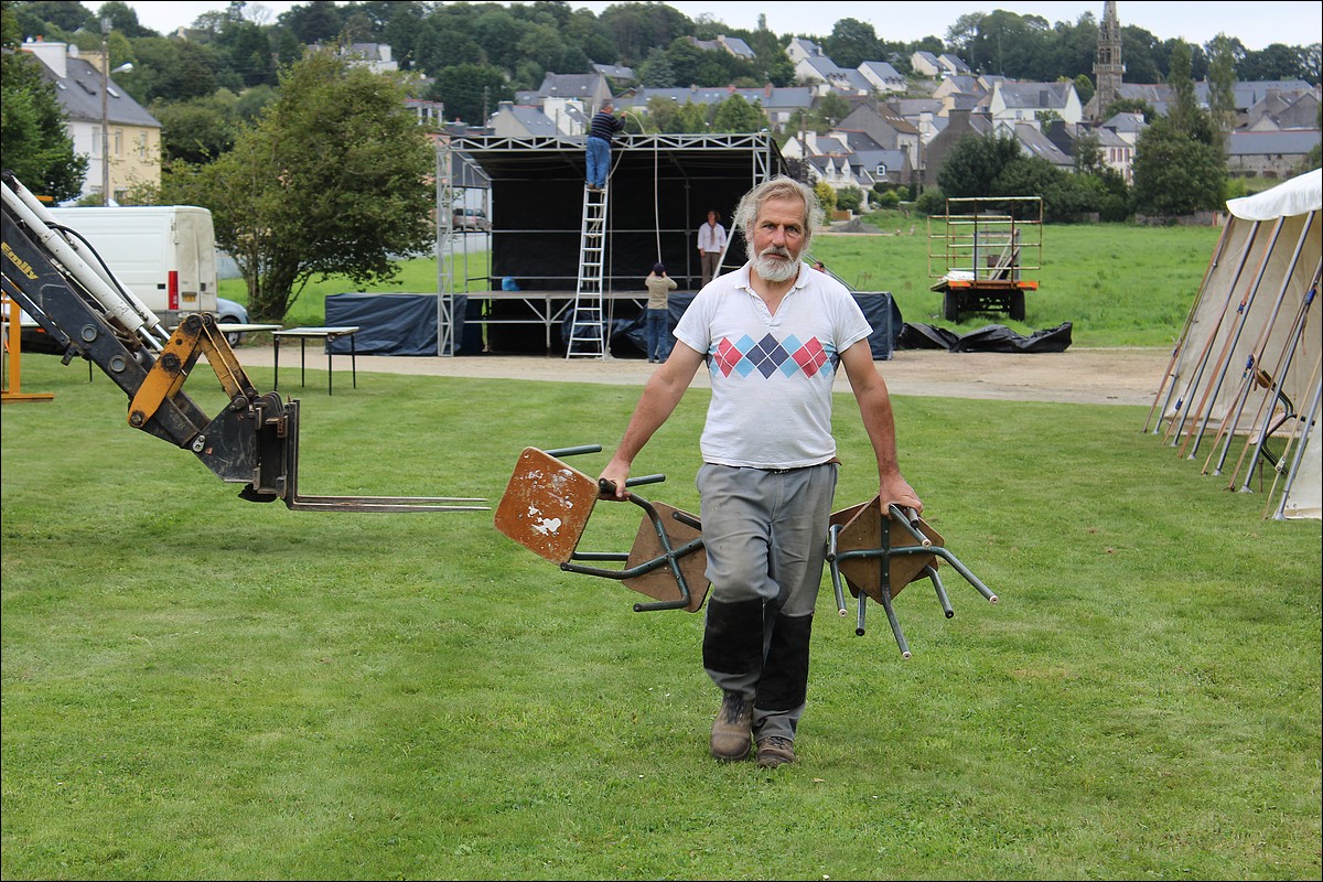 Samedi 1er Septembre 2012 - Lopérec - Préparation de la Fête du Village