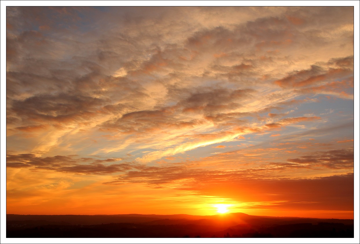 Loprec - Coucher de Soleil sur le Menez Hom