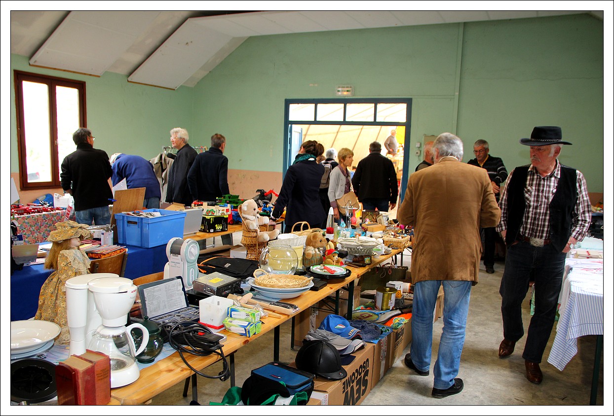 Vide Grenier Loprec