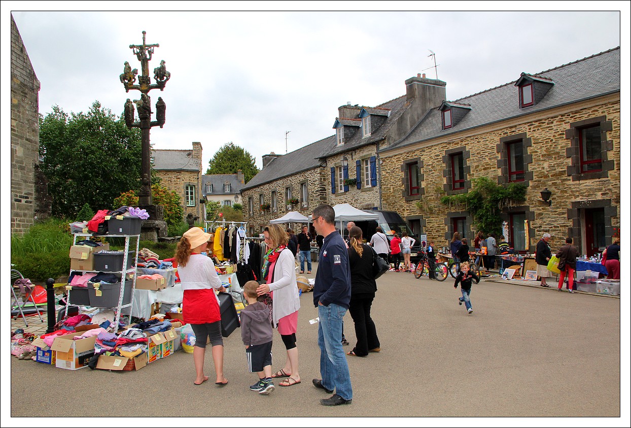 Vide Grenier Loprec