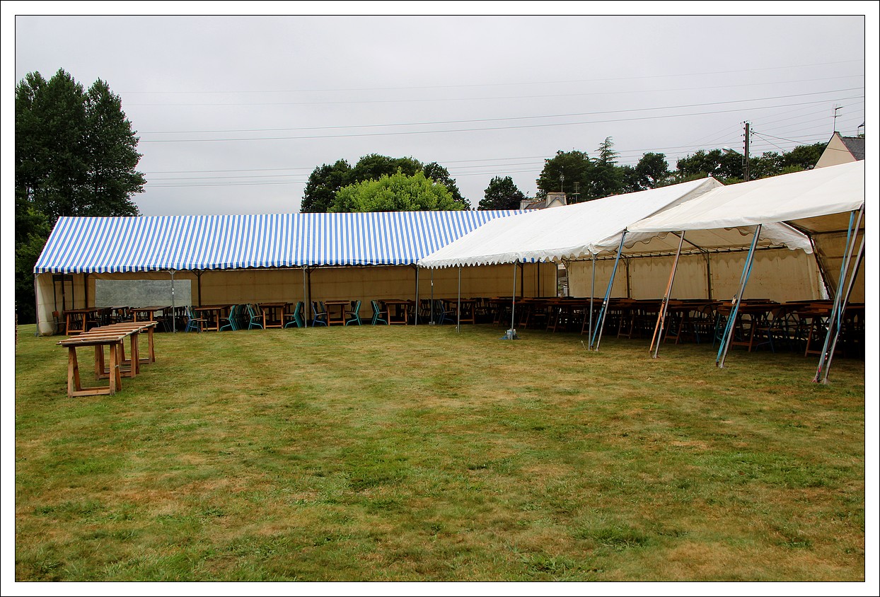 Loprec, prparation de la Fte du Village